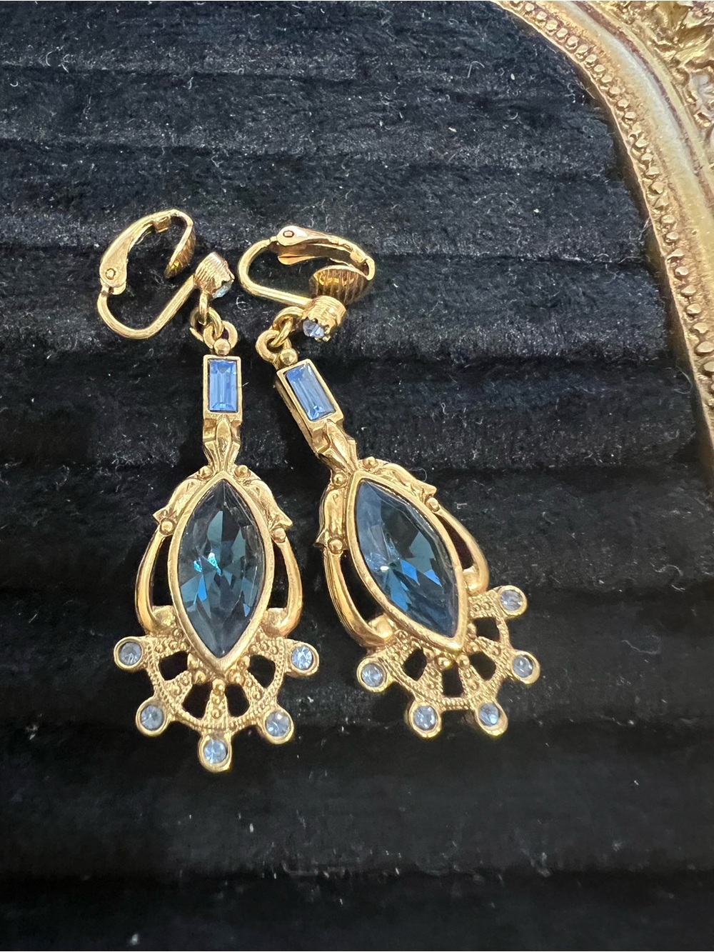 Gold-Tone Blue Crystal Drop Earrings - Vintage Women Jewelry